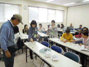 どんぐりの駒廻し